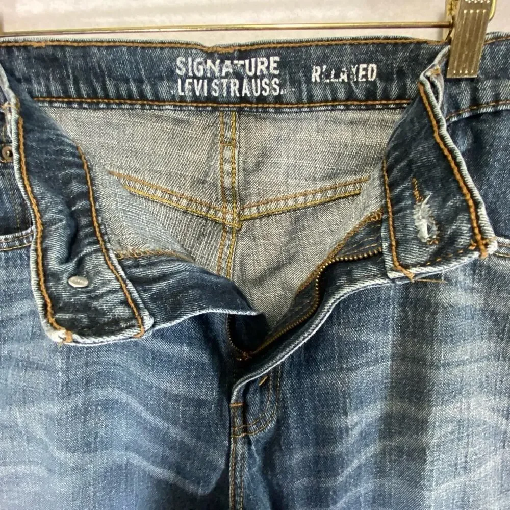 LEVIS Signature Series “RelaxedFit”  Mens Jeans Size 40 x 32